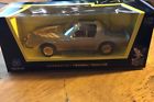 94239 Road Signature New In Box Scale Gold Pontiac Firebird Trans