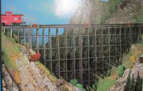 5824 Ahm Ho Minikits Ruby Basin Timber Trestle Bridge Kit With Fire Barrels 1/87