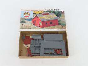 5848 Ahm 298 Ho 1/87 Scale Kit Chew Mail Pouch Tobacco Barn
