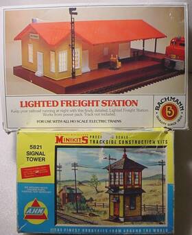 46216-5821 Ahm Pola Bachmann Lighted Freight Station And Switch Tower 5821 Ho Electric Train Set 46216-5821 Ahm Pola Bachmann Lighted Freight Station And Switch Tower 5821 Ho Electric Train Set