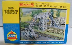 5865 Ahm/rivarossi Ho Scale Building Minikits Pedestrian Overpass