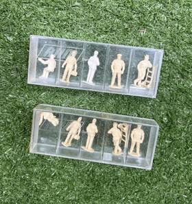 6082 Ahm/rivarossi 2x Minifigures Ho 1/87 Scale Lot Of 2. D2