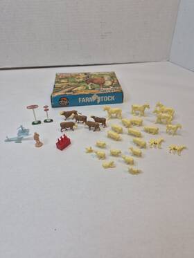 S4-69 Airfix #s4-69 Ho Scale Farm Stock Display Assorted Pieces