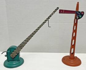 American Flyer 2222/2012 Standard Gauge 2222 Manual Crossing Gate And 2012 One Arm Signal