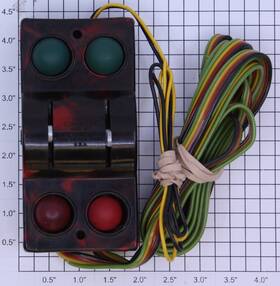 Xa10698 American Flyer S Gauge Bakelite Red Swirl Lighted Dual Switch Control