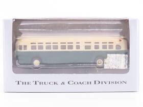 39000-3 American Precision Models Ho Scale #39000-3 Gmc Green/cream Transit Bus 39000-3 American Precision Models Ho Scale #39000-3 Gmc Green/cream Transit Bus