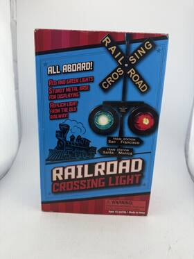 02720 American Train Signal / Rinco Railroad Crossing Lamp Novelty Light Flashing Red Green Metal Base 02720 American Train Signal / Rinco Railroad Crossing Lamp Novelty Light Flashing Red Green Metal Base