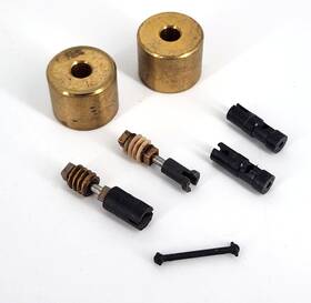 12033 Athearn Rtr Motor Parts Lot - Flywheels Worm Gear Drive Shaft And Couplings Etc 12033 Athearn Rtr Motor Parts Lot - Flywheels Worm Gear Drive Shaft And Couplings Etc