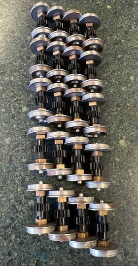 40019 Athearn #40019 Ho Scale Blue Box Diesel 40 Inch Wheel Sets