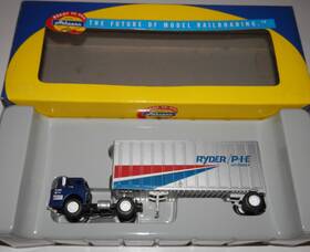 91003 Athearn Ho 1 87 Scale Ryder/pie Ford Inch C And 28ft Wedge Trailer #91003