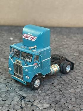91136 Athearn #91136 Ho Scale Freightliner /rtr/ Inch Time-dc Trucking Co