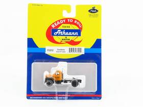 93202 Athearn Ho Scale #93202 Gordons Transports Mack B Tractor