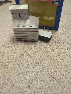 95921 Athearn Ho Scale Small Town Grain Elevator Built -