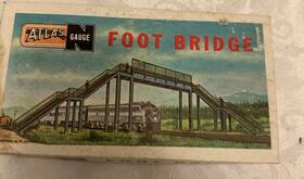 2813-100 Atlas N Gauge Foot Bridge New In Opened Box