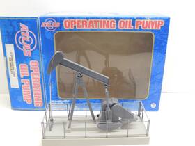 66904 Atlas O Scale Operating Oil Pump #66904 Pre-built Structure