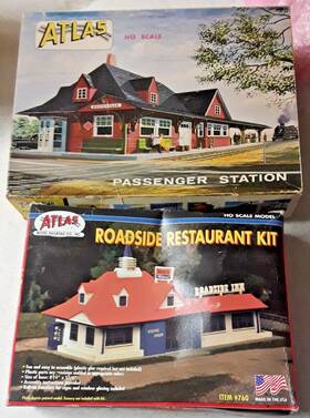706-198 Atlas Ho Scale Roadside Restaurant And Passenger Station Model Kits Ob Ho-18