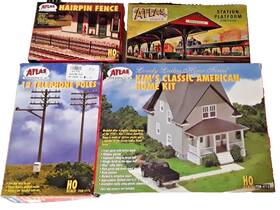 713-775-776-707-98 Atlas Ho Scale Home And Station Platform Kit -hairpin Fence Telephone Poles 106 713-775-776-707-98 Atlas Ho Scale Home And Station Platform Kit -hairpin Fence Telephone Poles 106
