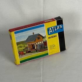 730-129 Atlas Ho Scale Flag Stop Station 730-200 Sealed Bag Open Box Made West Germany