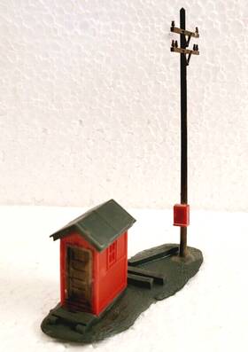 Atlas 732573007055 Telephone Shanty And Pole 705 Ho Scale