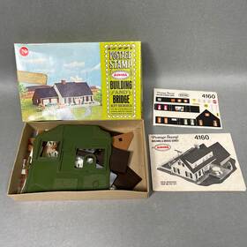 4160-200 Aurora Postage Stamp Building And Bridge Kit Series #4160-200 N Guage House Lawn