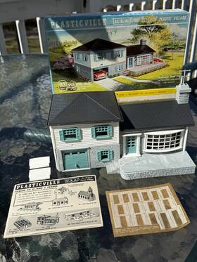 Bachmann 022899456331 Plasticville U.s.a. Split Level House Kit O Scale Vintage 1953 1908-198