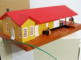 3015 Bachmann 3014/3015 Ho 3014/15 Grovemont Freight Station Lighted With Sealed Signal Tower