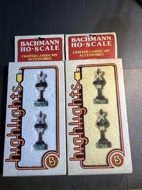 42421 Bachmann Ho Lighted Signal Crossings Lot Of 2