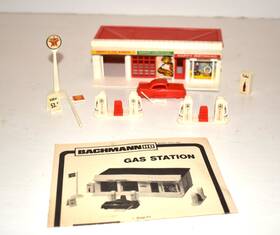 45174 Bachmann Ho Scale Gas Station