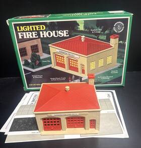 49-2574 Bachmann Ho Scale Lighted Fire House Kit Building Scenery Assembled