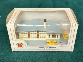 55-7404 Bachmann Train N Scale Shell Station Building Accessory Item #55-7404 With Box