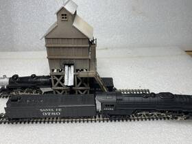 571e160r5-4 Bachmann N Scale Coaling Station 571e160r5-4 Bachmann N Scale Coaling Station