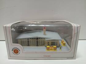 822q5715-1 Bachmann N Scale 3 Bay Automotive Service Center/gas Station Building Nos Read
