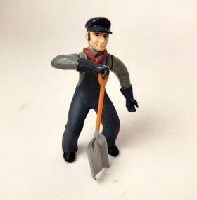 92316 Bachmann Big Haulers G Scale Posable Locomotive Fireman Figure With Shovel