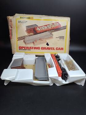 L-1702 Bachmann Ho Scale Operating Gravel Car With Dump Yard #1426 Open Box