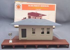 45954 Bachmann Plasticville #45954 Inch O Scale Suburban Station Damaged Incomplete