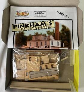 Bar Mills 371990008117 811 N Scale Pinkhams Pallet And Keg Co. Kit Bar Mills 371990008117 811 N Scale Pinkhams Pallet And Keg Co. Kit