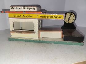 1927 Bing 10/6166 Vintage Prewar Gauge 0/1 Luggage Weighing Train Station