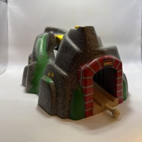 33481 Brio Wooden Train Set Tunnel Accessory- Used Excellent Condition Tested Works