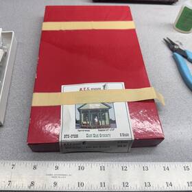 07226 Bts Structures S Scale Kit Cabin Creek East End Grocery Open Box Sealed Parts