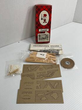 393-995 Campbell Scale Models Abandoned House #393-995 - Unassembled Craftsman Kit Nob