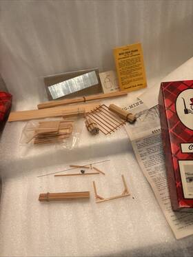 352-850 Campbell Scale Models Mine Head Frame Ho Kit #352 For Parts In Original Box 352-850 Campbell Scale Models Mine Head Frame Ho Kit #352 For Parts In Original Box