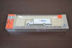 0004-001088 Con-cor Ho Scale 28ft Moving Van Truck Amtrak Commissary 0004-001088 Con-cor Ho Scale 28ft Moving Van Truck Amtrak Commissary