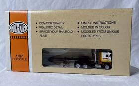 0004-008499 Con-cor 0004-008498 Freightliner Tractor With 3 45 Container Chassis Ho Scale