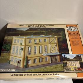 002-009070 Con-cor Ho Scale Concor Model Kit - North Star Glass Company Main Building/open Box