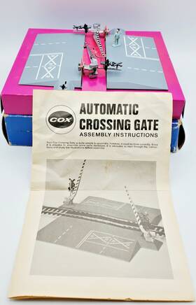 6231-2 Cox - Crossing Gate N Ho Scale