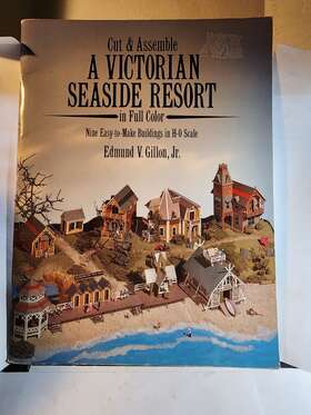 0-486-25097-0 Dover Publications Cut And Assemble A Victorian Seaside Resort Kit H-o Train Scale 1986 Vg B2 0-486-25097-0 Dover Publications Cut And Assemble A Victorian Seaside Resort Kit H-o Train Scale 1986 Vg B2