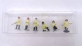 040-0101 E-r Models Sold By Walthers American Firement #2 Figures Fire Fighter People Men