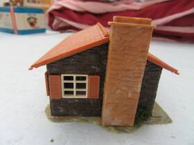 02102 Faller Ho - Bungalow People Added 5 Inch X 3 X3