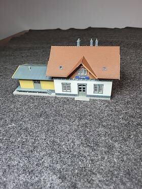 110097 Faller Fallerho Small Town Train Station Bahnhof Fully Assembled