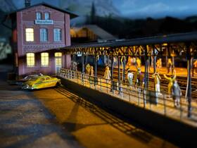 110099 Faller Ho Train Station With 4 Platforms Platform Overpass Weathered And Lights